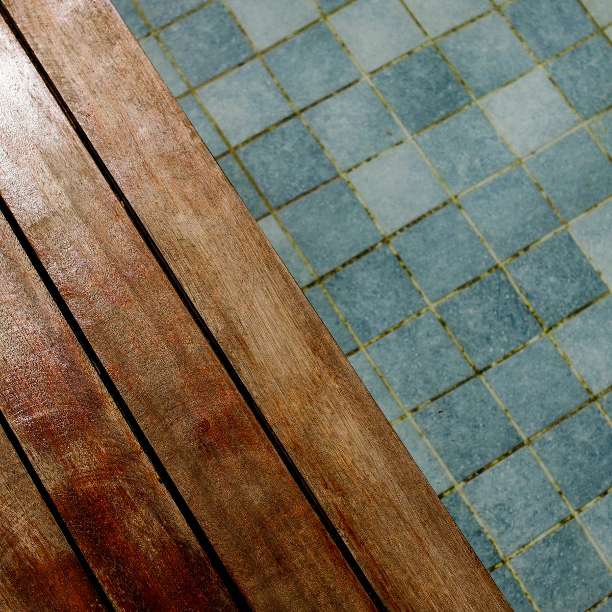 Paver shown with a wet-look finish